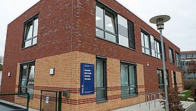 Exterior shot of the school building in Verden.